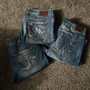 3 pairs of Maurice’s jeans